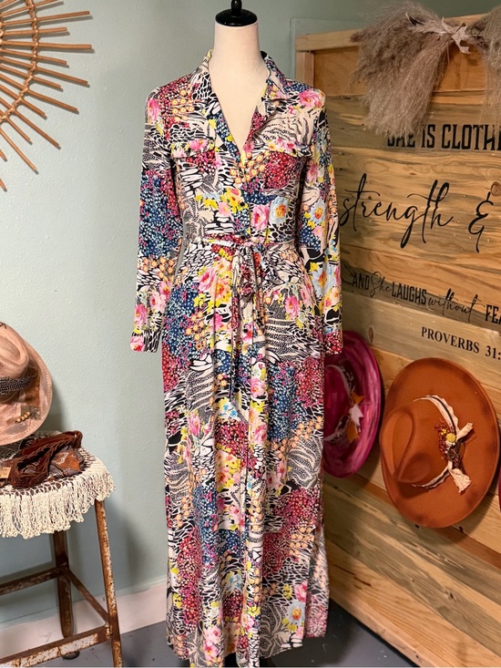Yumi Kim Dresses & Skirts - Yumi Kim Floral Multi-Color Long Sleeve Maxi Dress with Self Tie